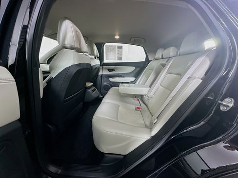 Used 2023 Nissan Ariya FWD image 27