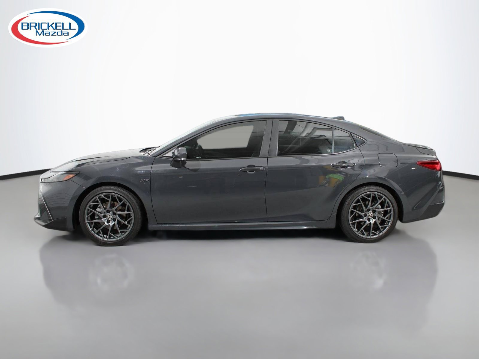 Used 2025 Toyota Camry SE FWD image 8