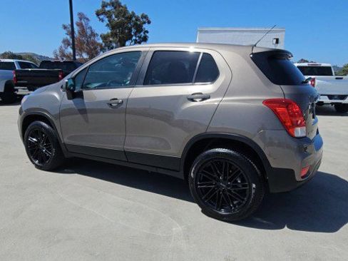 Used 2021 Chevrolet Trax LS AWD/4WD image 6