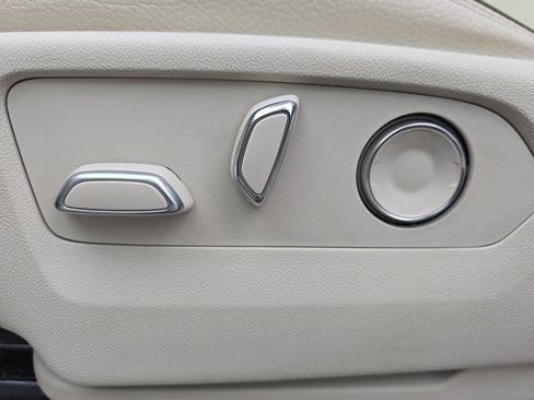 Used 2021 GMC Yukon Denali w/ Denali Premium Package image 30