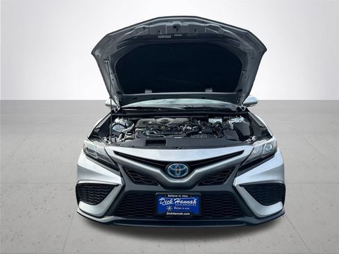 Used 2023 Toyota Camry SE FWD image 4