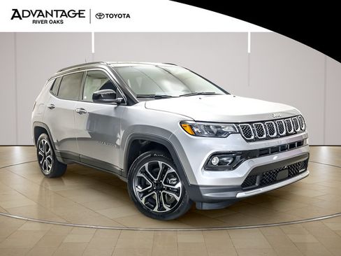 Used 2023 Jeep Compass Limited AWD/4WD image 2