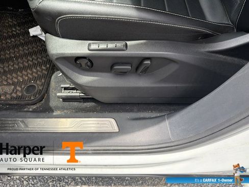 Used 2024 Volkswagen Atlas Cross Sport SEL R-Line AWD/4WD image 18