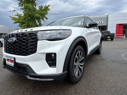 Used 2026 Ford Explorer ST-Line AWD/4WD image 9