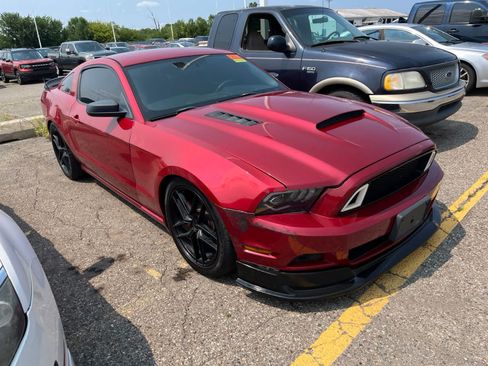 Used 2013 Ford Mustang Coupe RWD image 18