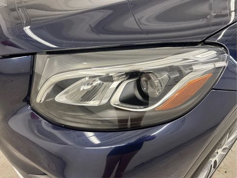 Used 2018 Mercedes-Benz GLC 300 4MATIC image 32