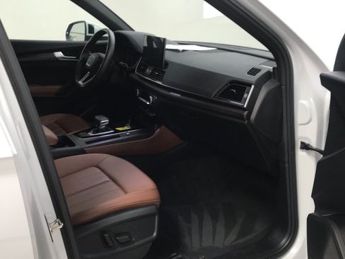 Used 2023 Audi Q5 2.0T Premium Plus w/ Premium Plus Package AWD/4WD image 17