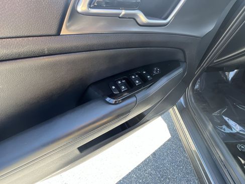 Used 2023 Kia Sportage EX image 15