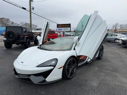 Used 2017 McLaren 570S image 11
