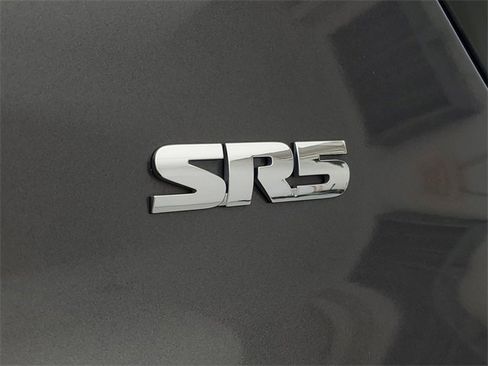 Used 2022 Toyota 4Runner SR5 Premium image 11