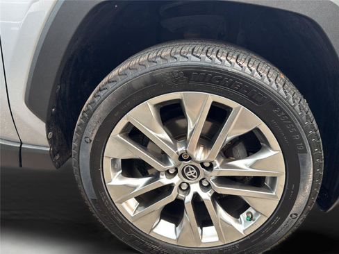 Used 2019 Toyota RAV4 XLE Premium w/ Cold Weather Package AWD/4WD image 28