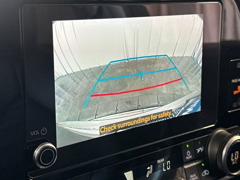 Used 2023 Toyota Highlander XLE FWD image 21