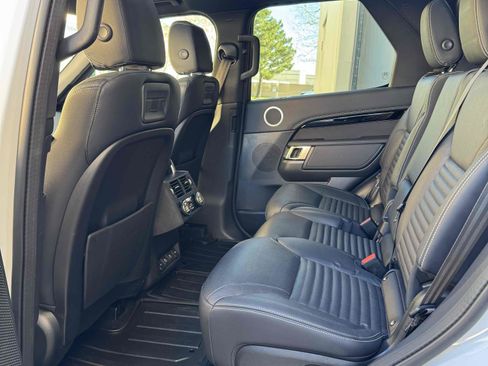 Used 2021 Land Rover Discovery S R-Dynamic image 37