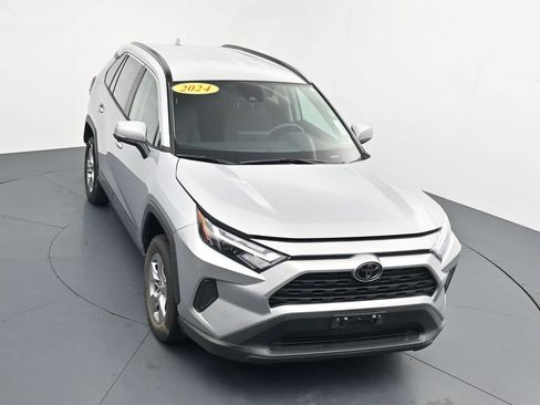 Used 2024 Toyota RAV4 XLE AWD/4WD image 25