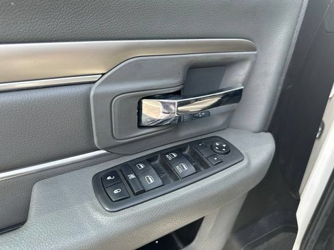 Used 2019 RAM 1500 Classic SLT AWD/4WD image 14