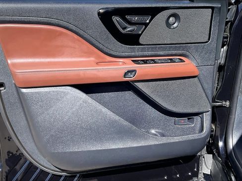 Used 2025 Lincoln Aviator Reserve image 22