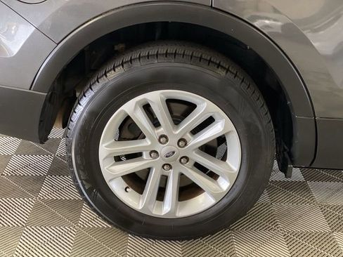 Used 2017 Ford Explorer XLT FWD image 37