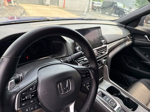 Used 2022 Honda Accord Sport image 9