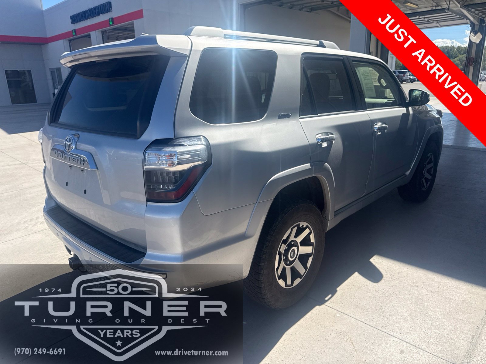 Used 2018 Toyota 4Runner Limited AWD/4WD image 4