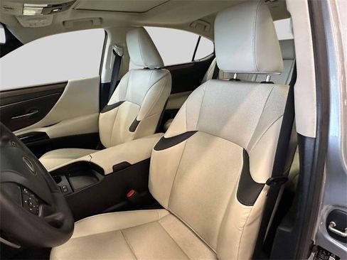 Used 2025 Lexus ES 300h w/ Premium Package image 20