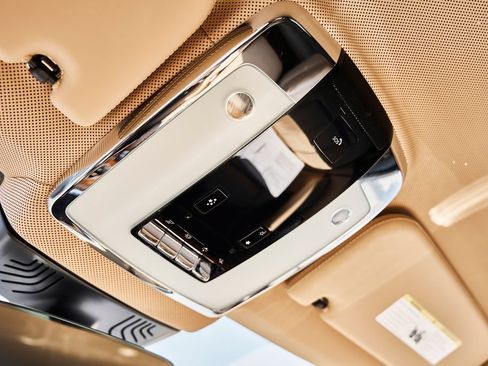 Used 2020 Rolls-Royce Cullinan AWD/4WD image 73