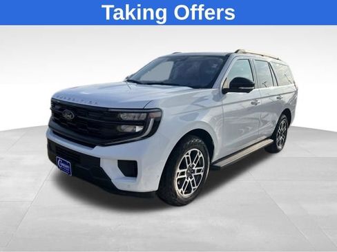 Used 2025 Ford Expedition Active AWD/4WD image 1