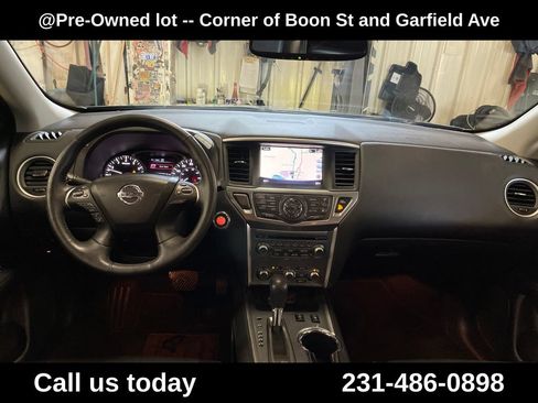 Used 2020 Nissan Pathfinder SL AWD/4WD image 18