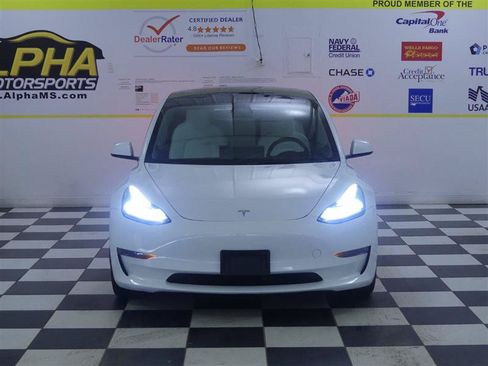 Used 2023 Tesla Model 3 Standard Range RWD image 2
