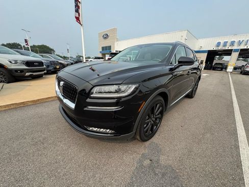 Used 2023 Lincoln Nautilus Reserve w/ Equipment Group 202A AWD/4WD image 4