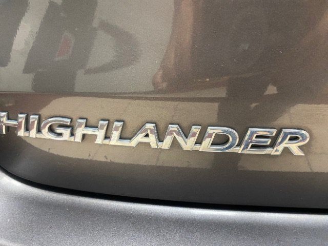 Used 2014 Toyota Highlander Limited AWD/4WD image 23