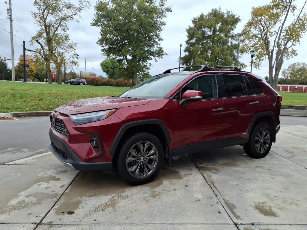 Used 2023 Toyota RAV4 Limited AWD/4WD image 3