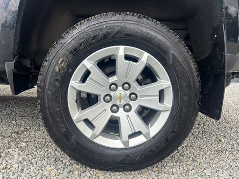 Used 2018 Chevrolet Colorado LT AWD/4WD image 2
