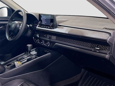 Used 2025 Honda Accord SE image 27