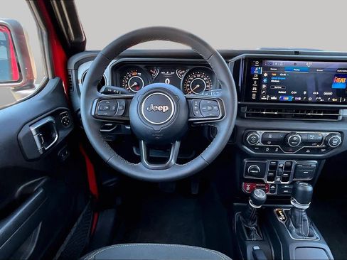 Used 2025 Jeep Wrangler Unlimited Sport AWD/4WD image 6