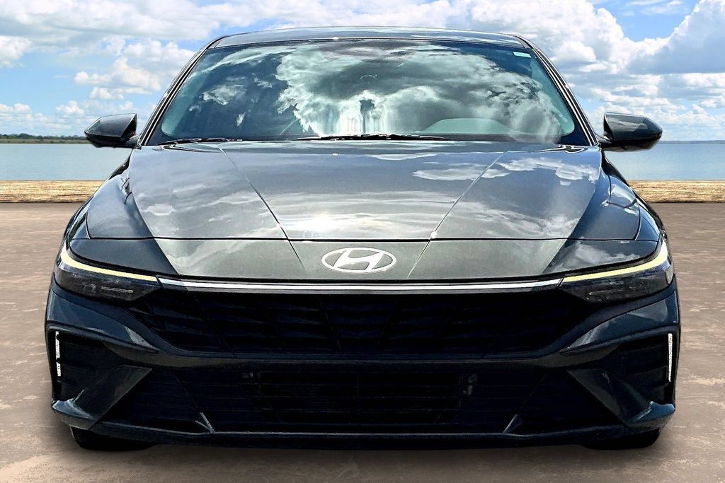 Used 2024 Hyundai Elantra Blue FWD image 2