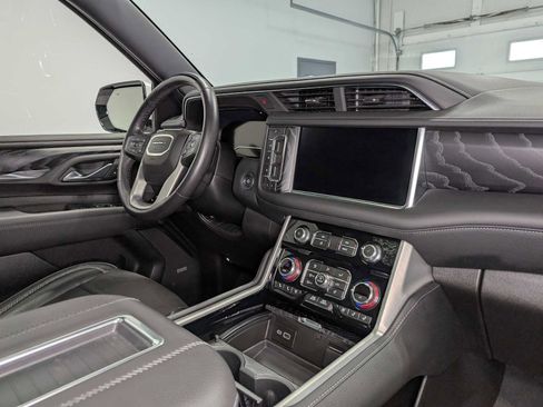 Used 2024 GMC Yukon Denali w/ Advanced Technology Package AWD/4WD image 49