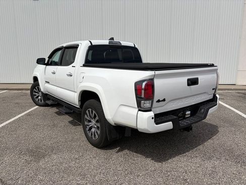 Used 2022 Toyota Tacoma Limited AWD/4WD image 3