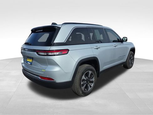 Used 2025 Jeep Grand Cherokee Limited 4xe w/ Trailer Tow Package AWD/4WD image 35