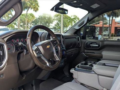 Used 2022 Chevrolet Silverado 2500 LT w/ Convenience Package image 18