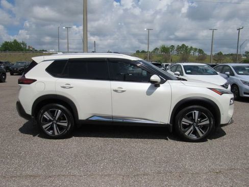 Used 2022 Nissan Rogue Platinum w/ Head-Up Display Package FWD image 2