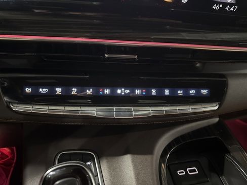 Used 2021 Cadillac Escalade ESV Premium Luxury image 9