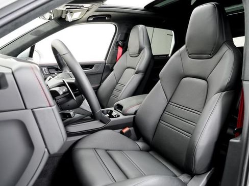 New 2026 Porsche Cayenne GTS AWD/4WD image 5