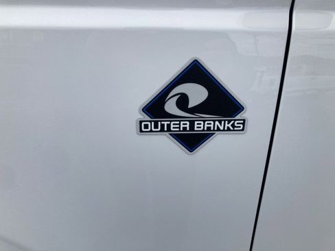 New 2025 Ford Bronco Outer Banks image 3