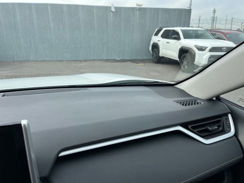 Used 2025 Toyota RAV4 XLE image 35