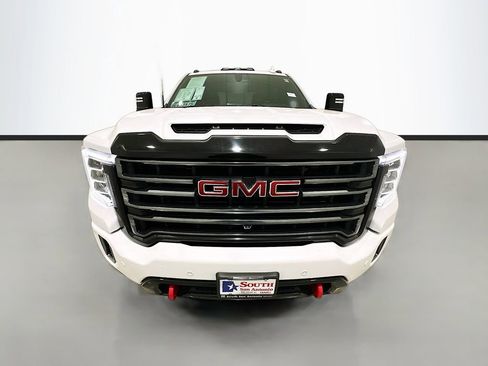 Used 2022 GMC Sierra 2500 AT4 w/ AT4 Preferred Package AWD/4WD image 2
