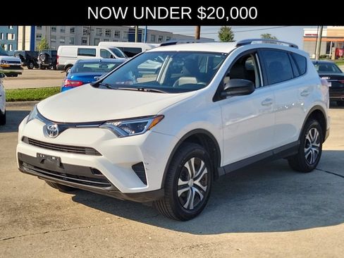 Used 2016 Toyota RAV4 LE FWD image 2