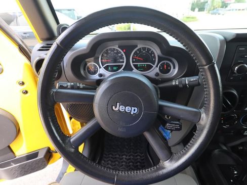 Used 2008 Jeep Wrangler Unlimited Rubicon w/ Dual Top Group AWD/4WD image 17