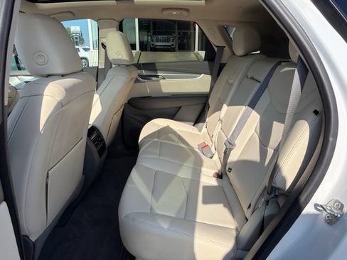 Used 2025 Cadillac XT5 Premium Luxury AWD/4WD image 23