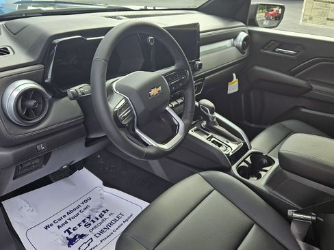 New 2025 Chevrolet Colorado LT w/ LT Convenience Package image 9