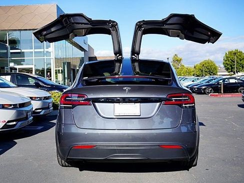 Used 2023 Tesla Model X AWD/4WD image 14